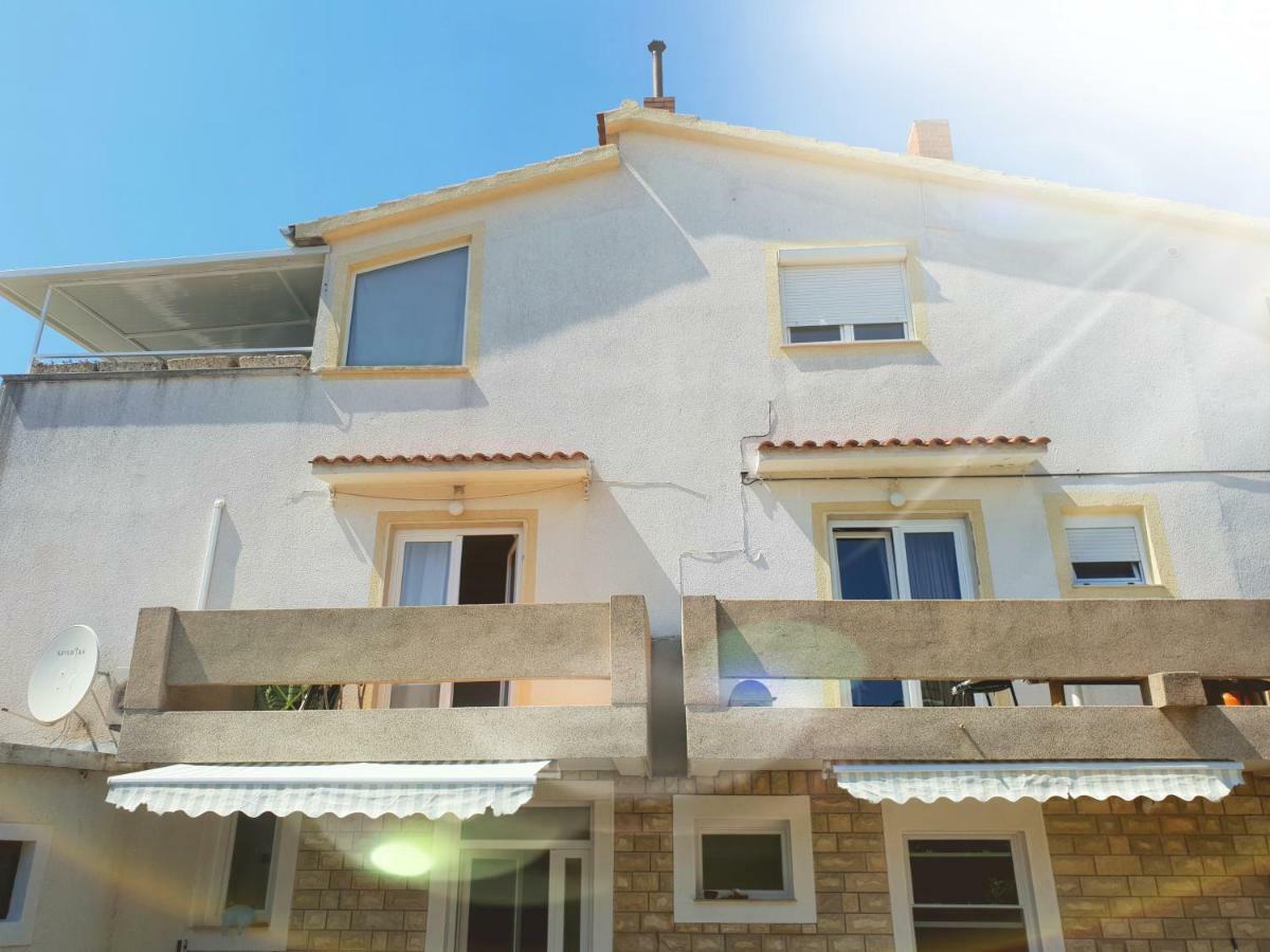 Apartments Petrovic Pirovac Ngoại thất bức ảnh