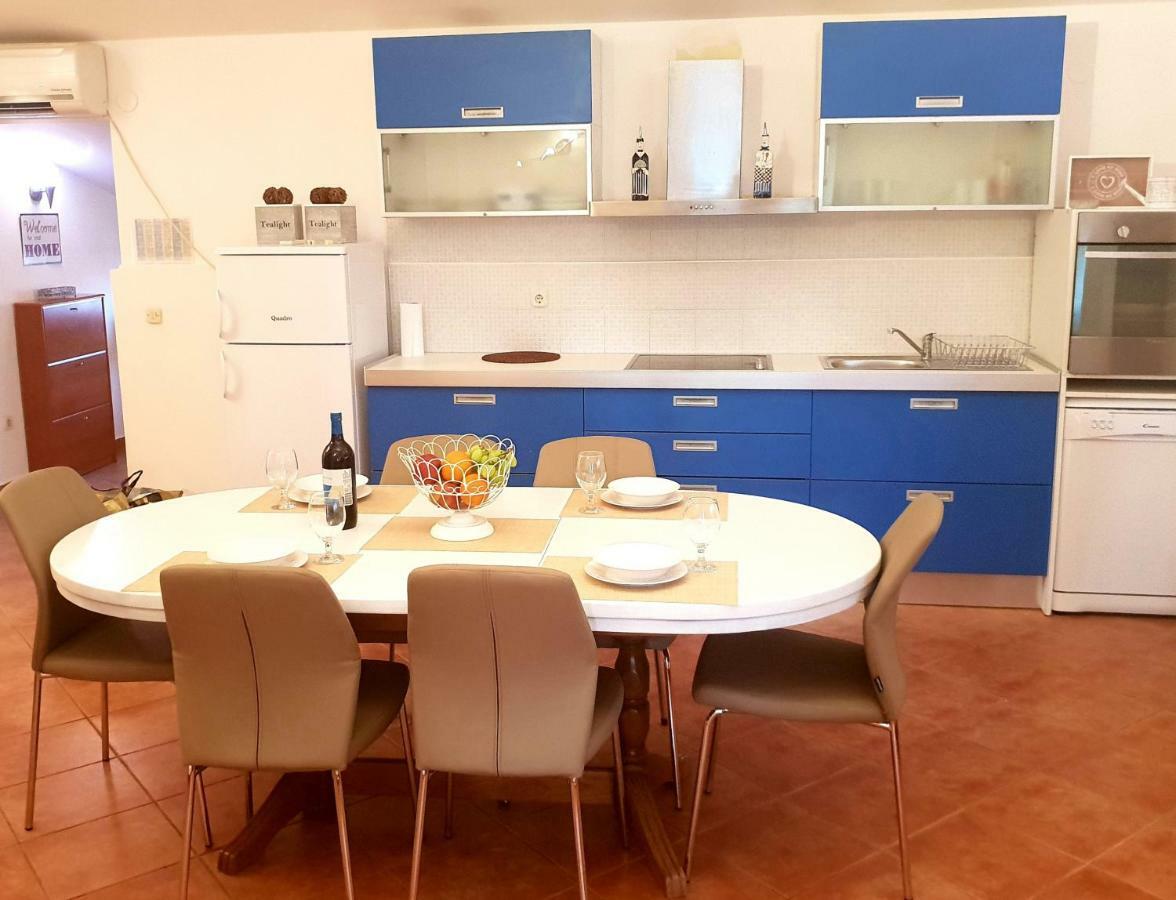 Apartments Petrovic Pirovac Ngoại thất bức ảnh