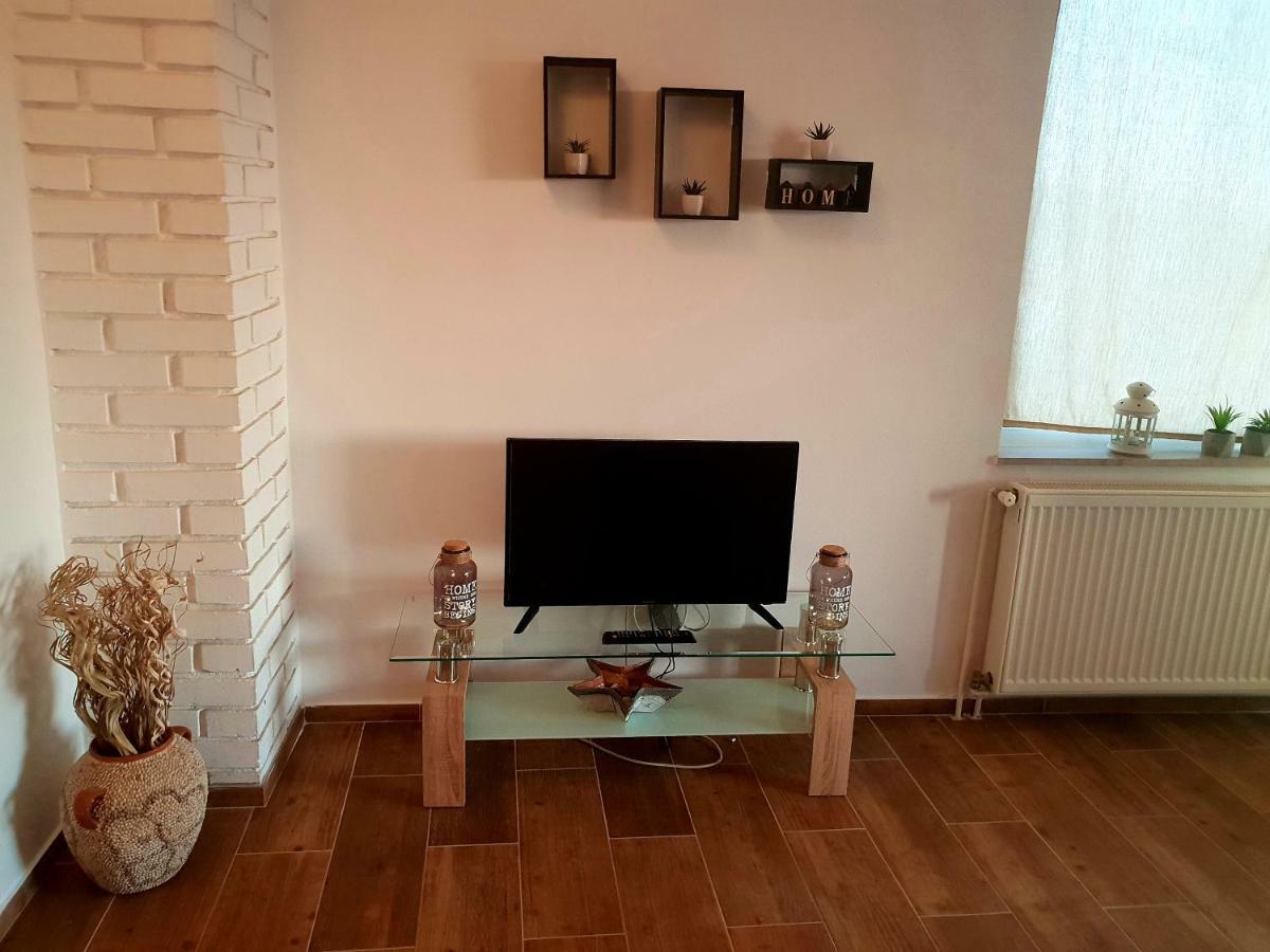 Apartments Petrovic Pirovac Ngoại thất bức ảnh