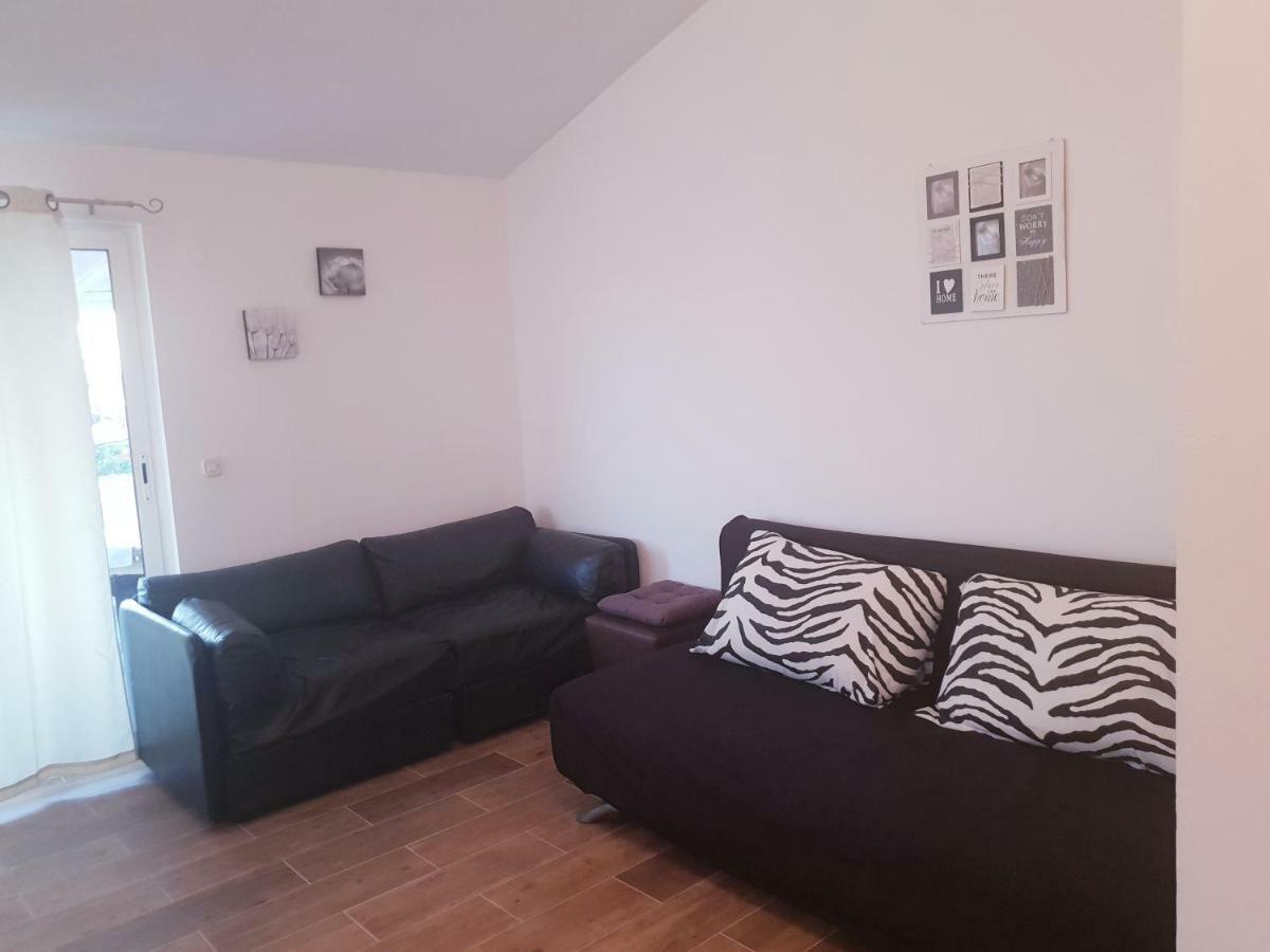 Apartments Petrovic Pirovac Ngoại thất bức ảnh